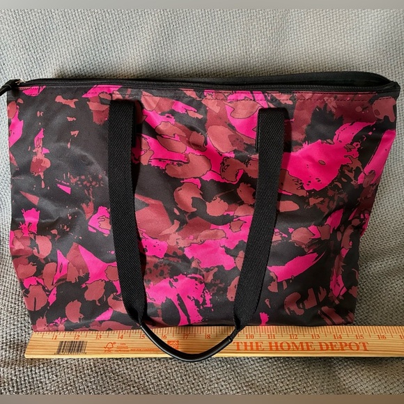 Henri Bendel New York Pink & Black Floral Pattern Nylon Tote w/Shoulder Straps - Picture 6 of 12